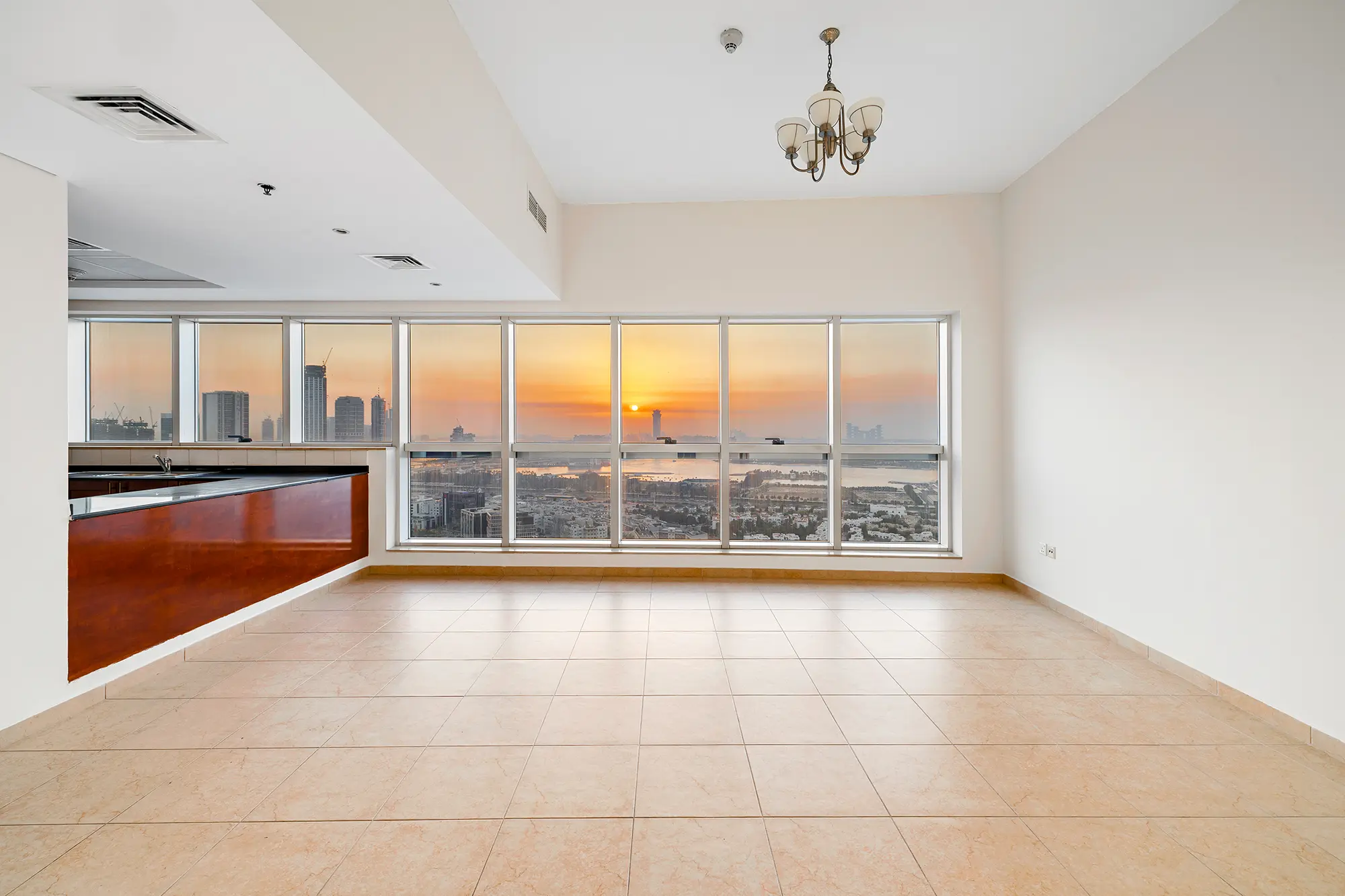 Spacious four bedroom luxury apartment