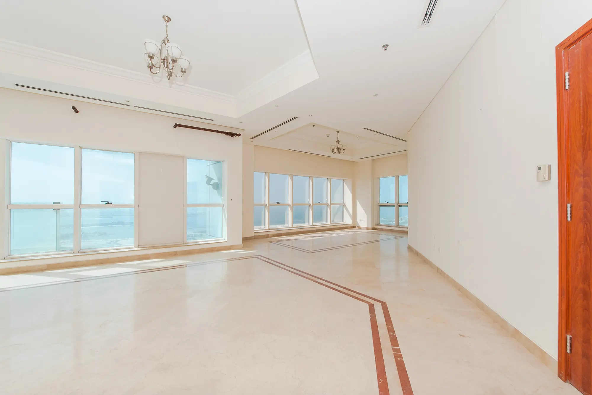 Penthouse with panoramic views